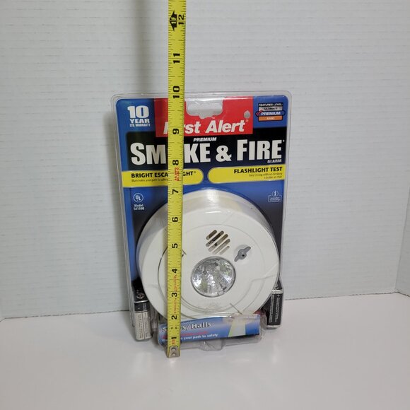 First Premium Smoke & Fire Alarm Model SA150B Bright Light And Sound New Sealed - Picture 7 of 7